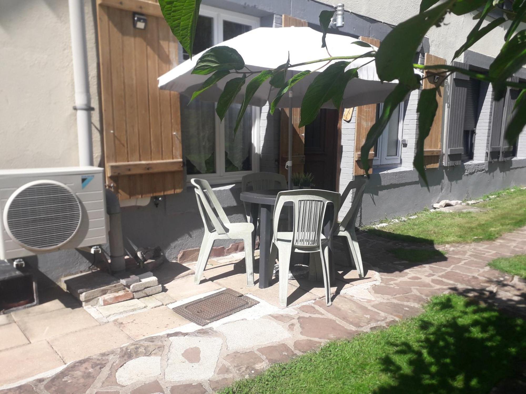 Gites, Les Jonquilles, Le Sagard Et Bungalow Les Brimbelles, Nature Et Detente La Houssiere Exterior photo